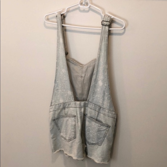 Free People Distressed Overalls Size 4 - Picture 2 of 4